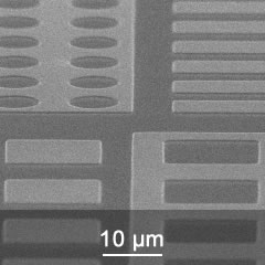 SEM image of a TGXYZ grating